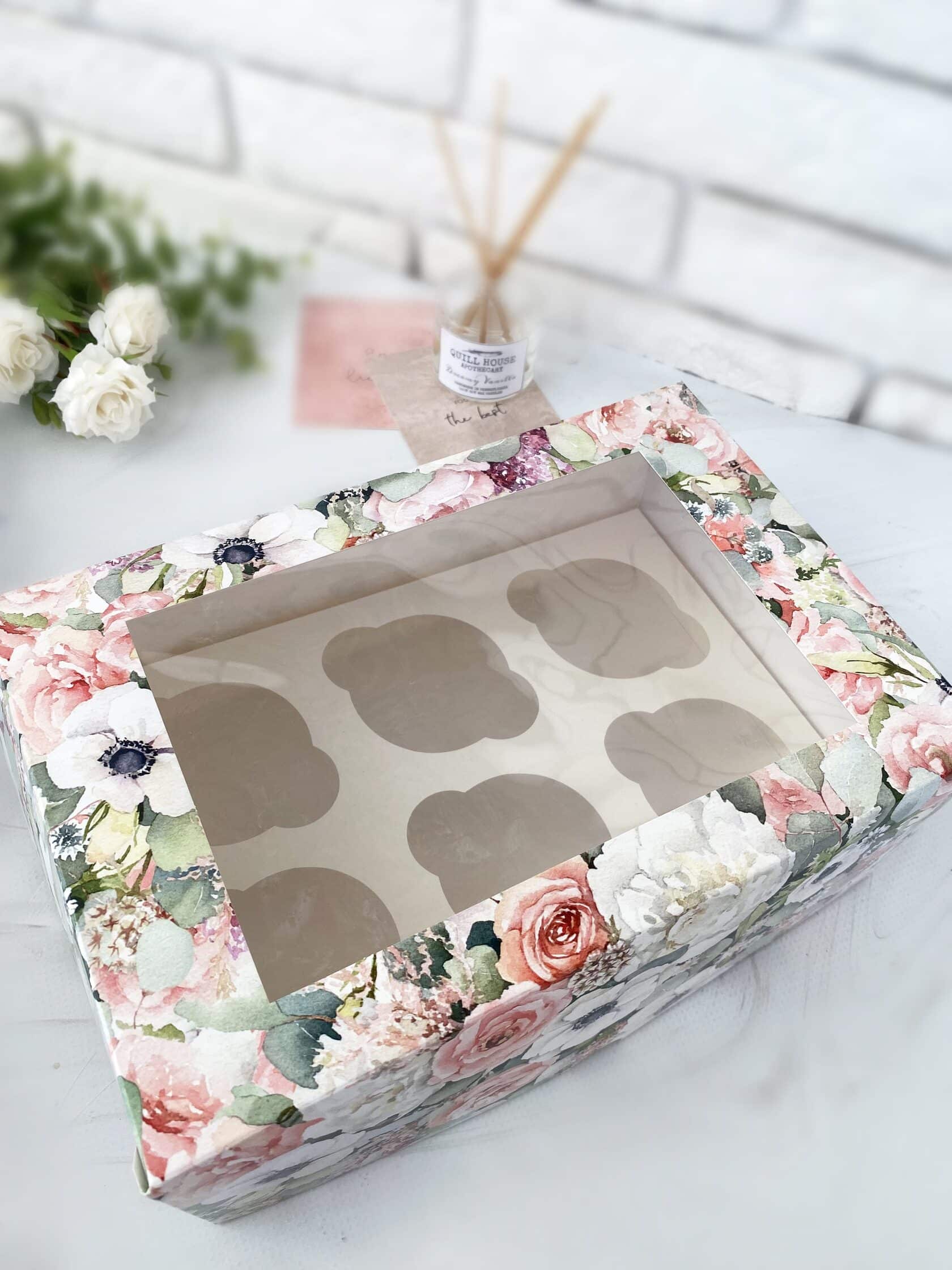 КУ-00214 _ Упаковка под 6 капкейков с окном "Цветочки" — изображение 1